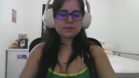 Snapshot of veruca99 chatting on 12-02-25, 01:39 veruca99 online show from 12-02-25, 01:39