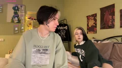 Snapshot of veryraretwins chatting on 10-23-25, 10:08 veryraretwins online show from 10-23-25, 10:08