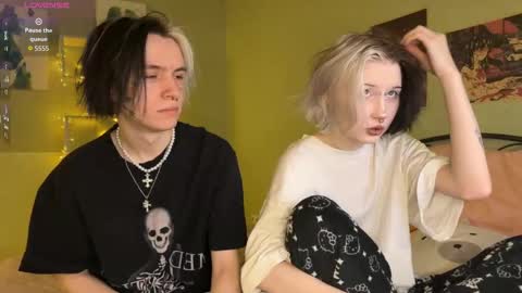 Snapshot of veryraretwins chatting on 12-01-25, 12:48 veryraretwins online show from 12-01-25, 12:48