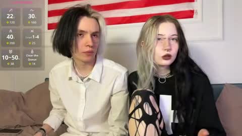 Snapshot of veryraretwins chatting on 03-31-26, 10:32 veryraretwins online show from 03-31-26, 10:32