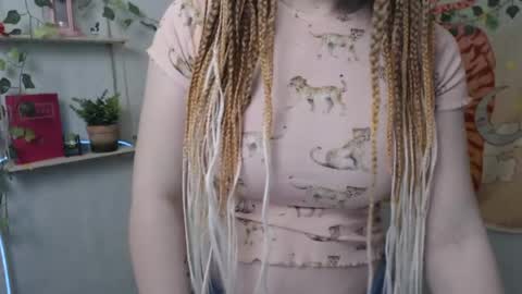 Snapshot of veryveryvery_shy chatting on 05-06-26, 05:46 veryveryvery_shy online show from 05-06-26, 05:46