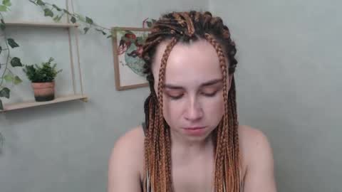 Snapshot of veryveryvery_shy chatting on 05-12-26, 05:37 veryveryvery_shy online show from 05-12-26, 05:37