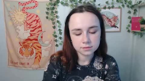 Snapshot of veryveryvery_shy chatting on 05-28-26, 05:49 veryveryvery_shy online show from 05-28-26, 05:49