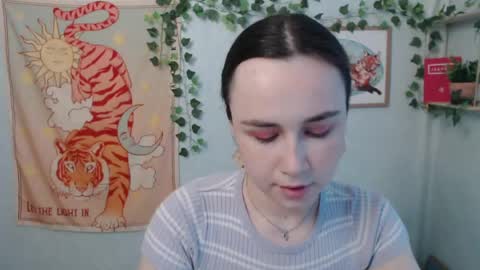 Snapshot of veryveryvery_shy chatting on 06-04-26, 05:46 veryveryvery_shy online show from 06-04-26, 05:46