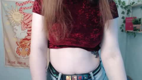 Snapshot of veryveryvery_shy chatting on 06-06-26, 05:45 veryveryvery_shy online show from 06-06-26, 05:45