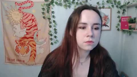 Snapshot of veryveryvery_shy chatting on 06-09-26, 05:30 veryveryvery_shy online show from 06-09-26, 05:30