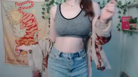 Snapshot of veryveryvery_shy chatting on 06-10-26, 05:39 veryveryvery_shy online show from 06-10-26, 05:39
