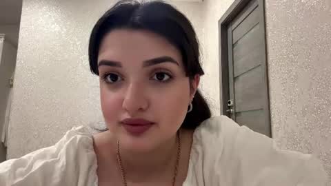 Izzabel online show from 07-26-26, 04:25