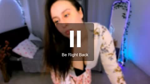 Snapshot of via_lattea_ chatting on 03-07-26, 06:32 Camilla online show from 03-07-26, 06:32