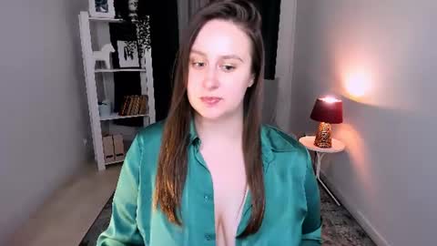 Snapshot of via_lattea_ chatting on 07-16-26, 09:10 Camilla online show from 07-16-26, 09:10