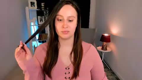 Snapshot of via_lattea_ chatting on 07-20-26, 02:26 Camilla online show from 07-20-26, 02:26