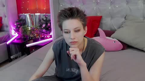 Snapshot of via_mayer chatting on 01-16-25, 12:23 Via online show from 01-16-25, 12:23