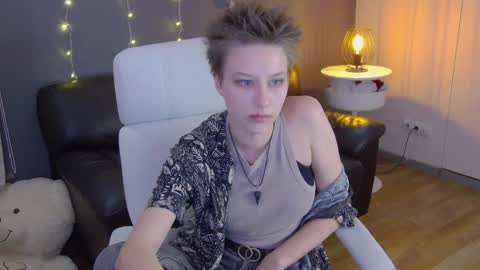 Snapshot of via_mayer chatting on 01-23-25, 03:43 Via online show from 01-23-25, 03:43