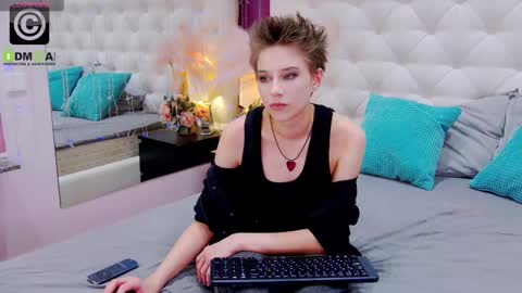 Snapshot of via_mayer chatting on 01-30-25, 11:55 Via online show from 01-30-25, 11:55