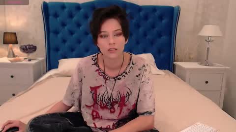 Snapshot of via_mayer chatting on 10-05-25, 01:31 Via online show from 10-05-25, 01:31