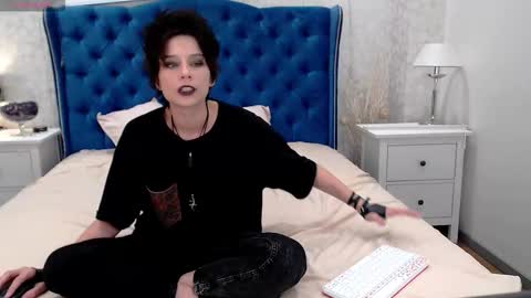 Snapshot of via_mayer chatting on 10-23-25, 10:47 Via online show from 10-23-25, 10:47