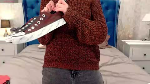 Snapshot of via_mayer chatting on 11-08-25, 03:12 Via online show from 11-08-25, 03:12