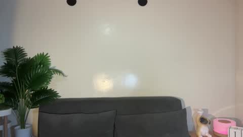 Snapshot of via_olala chatting on 09-19-25, 03:56 via_olala online show from 09-19-25, 03:56