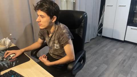 vialeras online show from 11-17-25, 02:06