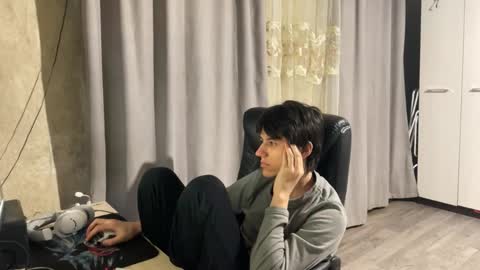 Snapshot of vialeras chatting on 12-17-25, 01:11 vialeras online show from 12-17-25, 01:11