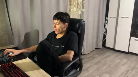 Snapshot of vialeras chatting on 12-22-25, 12:29 vialeras online show from 12-22-25, 12:29