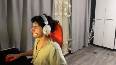 Snapshot of vialeras chatting on 02-13-26, 02:18 vialeras online show from 02-13-26, 02:18