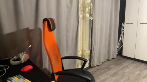 Snapshot of vialeras chatting on 02-18-26, 02:29 vialeras online show from 02-18-26, 02:29