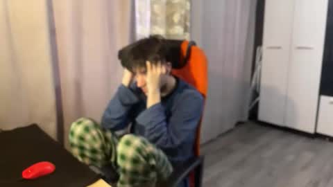 Snapshot of vialeras chatting on 03-08-26, 02:04 vialeras online show from 03-08-26, 02:04