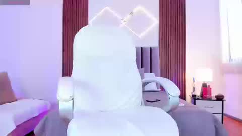 Ariana  online show from 09-19-25, 09:59