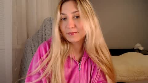 Amelia online show from 01-26-25, 06:48
