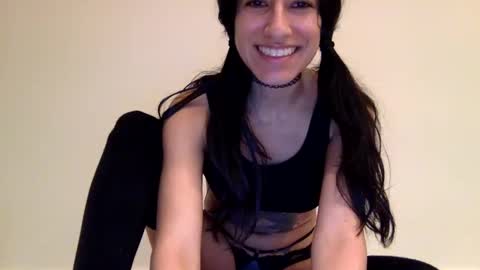 chloe online show from 12-16-24, 06:10