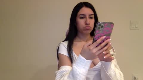 Snapshot of vibingwithchloe chatting on 01-07-25, 08:24 chloe online show from 01-07-25, 08:24