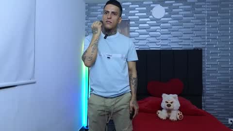 Snapshot of vicctorzc chatting on 01-06-25, 05:52 Victor cardenas online show from 01-06-25, 05:52