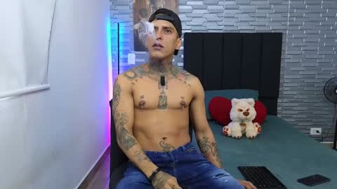 Snapshot of vicctorzc chatting on 01-11-25, 07:59 Victor cardenas online show from 01-11-25, 07:59