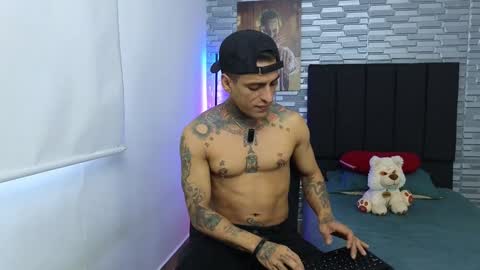 Snapshot of vicctorzc chatting on 01-13-25, 10:35 Victor cardenas online show from 01-13-25, 10:35