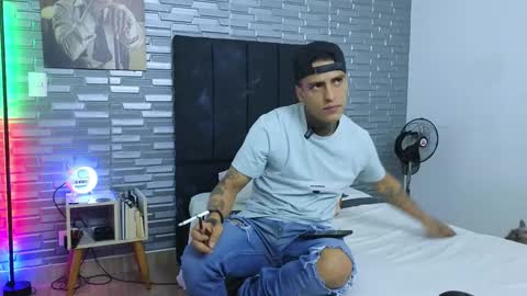 Snapshot of vicctorzc chatting on 01-25-25, 08:42 Victor cardenas online show from 01-25-25, 08:42