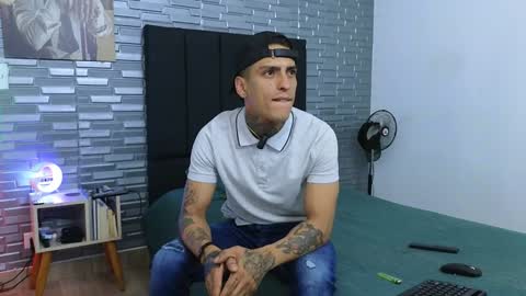 Snapshot of vicctorzc chatting on 01-26-25, 08:02 Victor cardenas online show from 01-26-25, 08:02