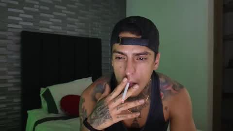 Snapshot of vicctorzc chatting on 02-28-25, 04:10 Victor cardenas online show from 02-28-25, 04:10