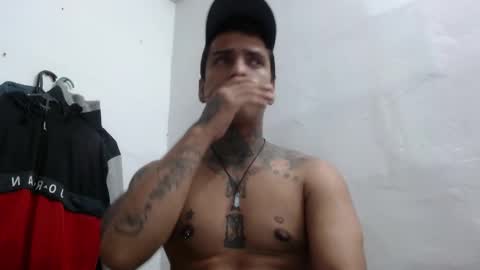 Snapshot of vicctorzc chatting on 11-24-25, 09:03 Victor cardenas online show from 11-24-25, 09:03