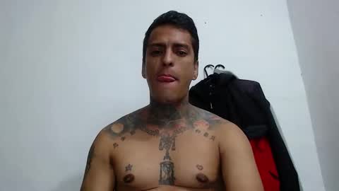 Snapshot of vicctorzc chatting on 01-10-26, 10:14 Victor cardenas online show from 01-10-26, 10:14