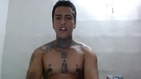 Snapshot of vicctorzc chatting on 02-15-26, 08:16 Victor cardenas online show from 02-15-26, 08:16