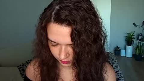 Snapshot of vicki_queen chatting on 06-30-26, 05:08 Lina online show from 06-30-26, 05:08