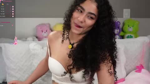 Snapshot of vicky_curly chatting on 02-01-26, 04:22 vicky_curly online show from 02-01-26, 04:22