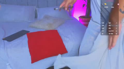 Snapshot of vicky_hot_x chatting on 01-23-25, 04:52 online show from 01-23-25, 04:52