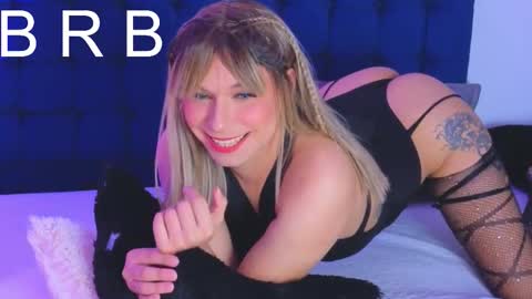 Snapshot of vicky_hot_x chatting on 11-07-25, 10:10 online show from 11-07-25, 10:10