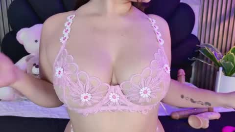 vicky_lopezz_ online show from 04-05-26, 02:42