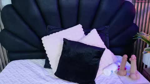 vicky_lopezz_ online show from 05-16-26, 02:19