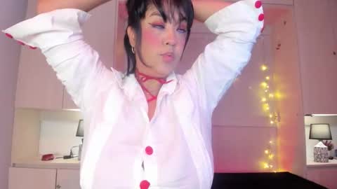 Snapshot of vicky_ruiz chatting on 02-11-26, 12:43 V I C K Y online show from 02-11-26, 12:43