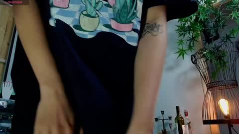 Victoria   online show from 01-22-25, 01:53