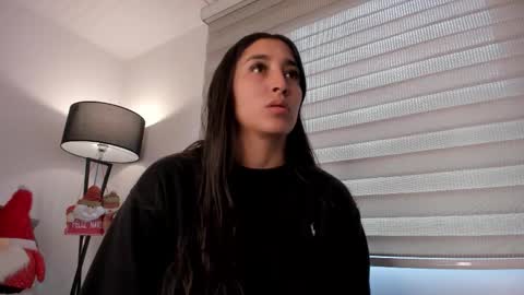 Snapshot of vico_sweety chatting on 12-18-25, 07:53 Victoria online show from 12-18-25, 07:53